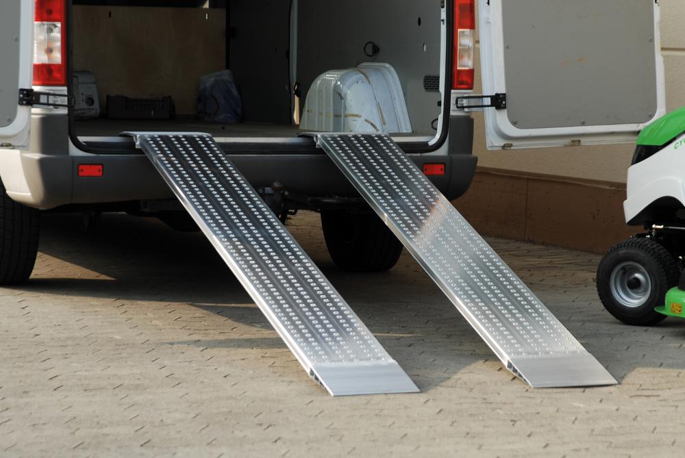 Verladeschiene Aluminium L1500xFB200 mm ohne Rand Tragkraft 870 kg/Paar
