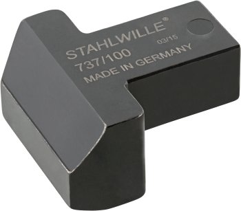 2572